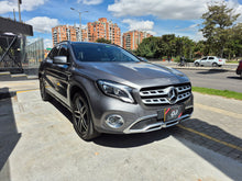 Cargar imagen en el visor de la galería, Mercedes-Benz GLA200 Modelo 2020
