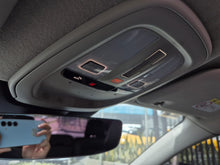 Cargar imagen en el visor de la galería, Volvo XC40 B5 Modelo 2023
