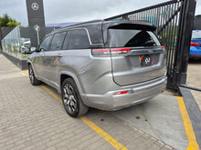 Cargar imagen en el visor de la galería, JEEP COMMANDER Modelo 2023
