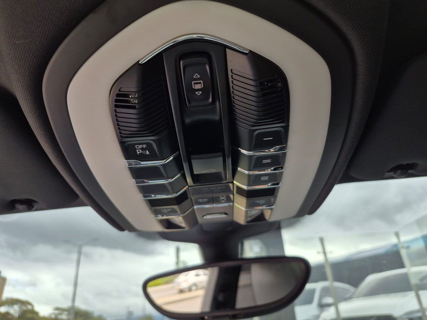 Porsche Cayenne  Modelo 2016 - Autos 93