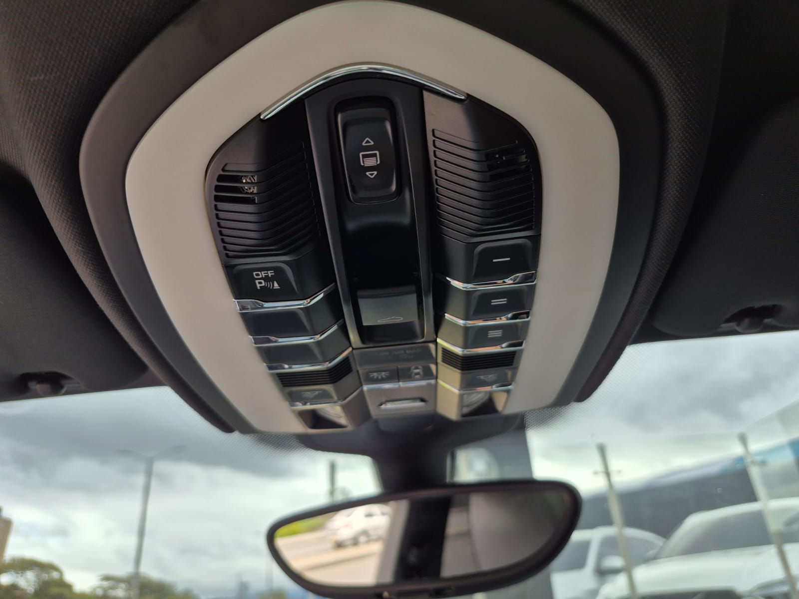 Porsche Cayenne  Modelo 2016 - Autos 93