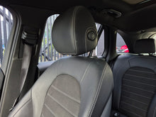 Cargar imagen en el visor de la galería, Mercedes-Benz Glc 300 e 4matic Modelo 2022
