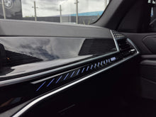 Cargar imagen en el visor de la galería, BMW X5 M60I XDRIVE Modelo 2024
