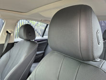 Cargar imagen en el visor de la galería, BMW 530I Modelo 2021
