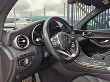 Cargar imagen en el visor de la galería, Mercedes-Benz GLC 300 E 4Matic Modelo 2022
