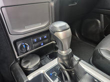Cargar imagen en el visor de la galería, Toyota Prado Txl Modelo 2020
