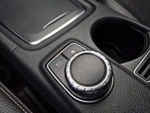 Cargar imagen en el visor de la galería, Mercedes-Benz A200 Modelo 2018
