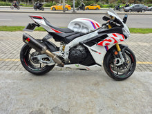Cargar imagen en el visor de la galería, Aprilia RSV4 1100 E5 Modelo 2022
