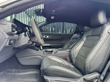 Cargar imagen en el visor de la galería, Ford Mustang GT

