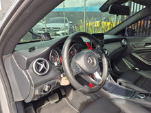 Cargar imagen en el visor de la galería, Mercedes-Benz CLA 180 Modepo 2017
