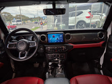 Cargar imagen en el visor de la galería, Jeep Wrangler Sahara Modelo 2023
