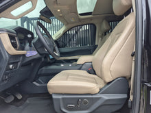 Cargar imagen en el visor de la galería, Ford Expedition Limited Modelo 2022
