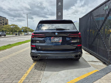 Cargar imagen en el visor de la galería, BMW X5 M60I XDRIVE Modelo 2024
