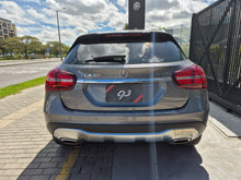 Cargar imagen en el visor de la galería, Mercedes-Benz GLA200 Modelo 2020
