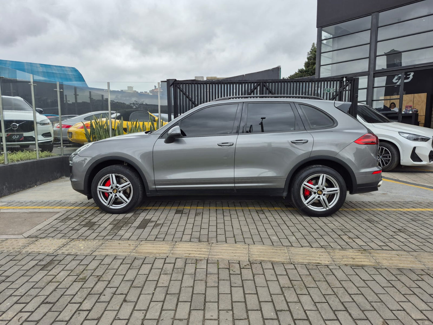 Porsche Cayenne  Modelo 2016 - Autos 93