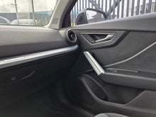 Cargar imagen en el visor de la galería, Audi Q2 Modelo 2019
