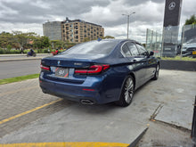 Cargar imagen en el visor de la galería, BMW 530I Modelo 2021
