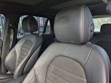 Cargar imagen en el visor de la galería, Mercedes-Benz Glc 300 e 4matic Modelo 2022
