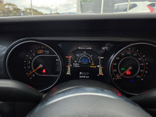 Cargar imagen en el visor de la galería, Jeep Wrangler Sahara Modelo 2023
