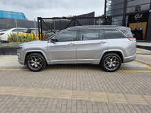 Cargar imagen en el visor de la galería, JEEP COMMANDER Modelo 2023
