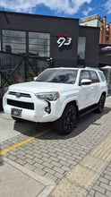 Cargar imagen en el visor de la galería, Toyota 4Runner Modelo 2021
