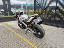 Cargar imagen en el visor de la galería, Aprilia RSV4 1100 E5 Modelo 2022
