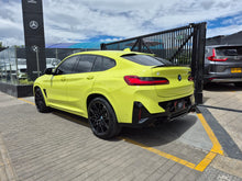Cargar imagen en el visor de la galería, BMW X4M COMPETITION Modelo 2023
