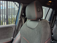 Cargar imagen en el visor de la galería, Mercedes-Benz GLB 200 Modelo 2022
