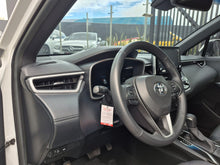 Cargar imagen en el visor de la galería, Toyota Corolla Cross SE-G Modelo 2017

