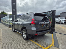 Cargar imagen en el visor de la galería, Toyota Prado Vx Modelo 2020 BLINDADA
