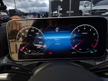 Cargar imagen en el visor de la galería, Mercedes-Benz C200 Modelo 2022
