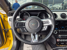 Cargar imagen en el visor de la galería, Ford Mustang Modelo 2017

