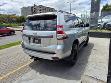 Cargar imagen en el visor de la galería, Toyota Prado TXL Modelo 2015
