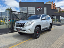 Cargar imagen en el visor de la galería, Toyota Prado TXL Modelo 2015
