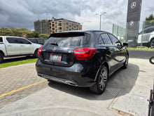 Cargar imagen en el visor de la galería, Mercedes-Benz A200 Modelo 2018
