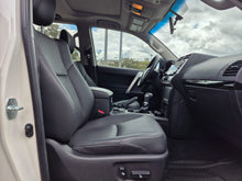 Cargar imagen en el visor de la galería, Toyota Prado TXL Modelo 2024
