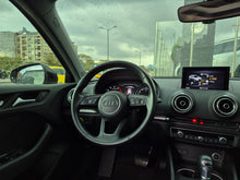 Cargar imagen en el visor de la galería, Audi A3 Sportback Modelo 2020
