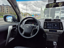 Cargar imagen en el visor de la galería, Toyota Prado TXL Modelo 2024

