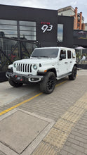 Cargar imagen en el visor de la galería, Jeep Wrangler Sahara Modelo 2023
