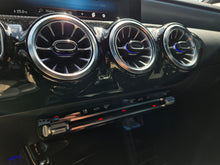 Cargar imagen en el visor de la galería, Mercedes-Benz CLA 180 Modelo 2022
