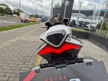 Cargar imagen en el visor de la galería, Aprilia RSV4 1100 E5 Modelo 2022
