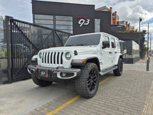 Cargar imagen en el visor de la galería, Jeep Wrangler Sahara Modelo 2023
