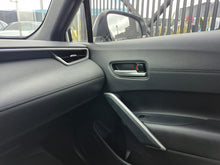 Cargar imagen en el visor de la galería, Toyota Corolla Cross SE-G Modelo 2017
