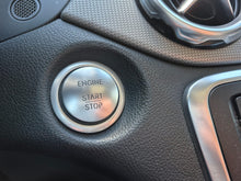 Cargar imagen en el visor de la galería, Mercedes-Benz GLA 200 Modelo 2019
