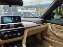 Cargar imagen en el visor de la galería, BMW 420I CABRIO Modelo 2017
