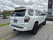 Cargar imagen en el visor de la galería, Toyota 4Runner Modelo 2021
