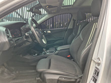 Cargar imagen en el visor de la galería, Bmw 118I Modelo 2020
