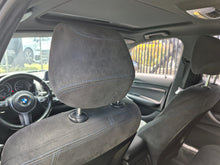 Cargar imagen en el visor de la galería, BMW 120I Modelo 2017
