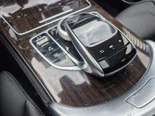 Cargar imagen en el visor de la galería, Mercedes-Benz GLC 250 4MATIC Modelo 2017

