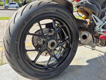 Cargar imagen en el visor de la galería, DUCATI PANIGALE V4 Modelo 2019
